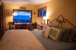 Sunset Beach Cottage - So.Whidbey Island. Langley,  Kayak; Beachwalk, Clam, view - Image 5