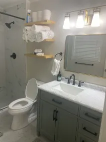 Geräumige 5 Schlafzimmer / 3. 5 Zuhause mit Pool! Toll für Familien und unterhaltsam. - Image 5