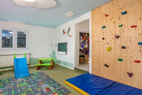 Pine - Central, Indoor Playground, Garden, Switch & Stream, SummerCard - Image 4