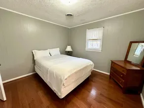 Cottage 4- Lee’s Ford Marina - Image 3