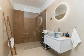 Photinia in Labin With 3 Bedrooms and 1 Bathrooms - Image 2
