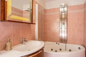 Casa vacanze 'Villetta Allegra' con vista sulle montagne, terrazza privata e giardino privato - Image 3