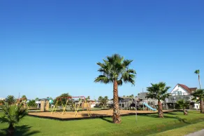 Brannens Beachfront - Image 3