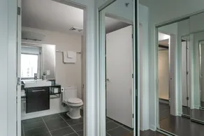 Gorgeous Water View Unit in Downtown Vancouver - Image 4