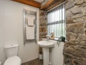PLAS CEFN MAWR, pet friendly, with open fire in Llanedwen - Image 5