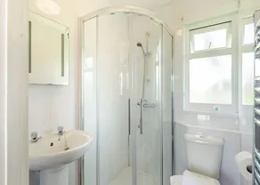 Contemporary cottage with one double and one with bunks. - Image 3