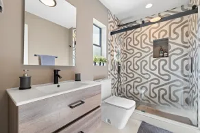 New Miami Oasis - Image 3