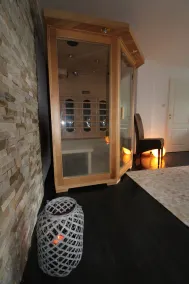 Cottage romantique vous cherche! - une connexion Wi-Fi, une cheminée, une cabine infrarouge - Image 3