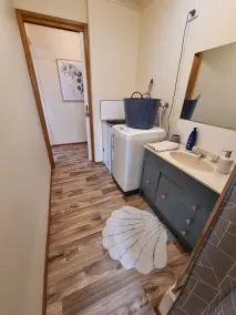 UNWIND AT THE 3BR CAPE BEACH HOUSE | FREE Wi-Fi | Families, Solo, & Couples. - Image 2