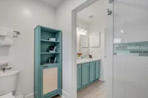 Modern Beach Home in Quiet Community w/Great Outdoor Spaces, Near Beach, w/Pool & Tennis! - Image 4