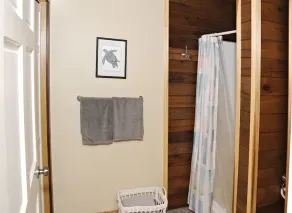 Morehead Cabin on the lake - Image 2