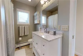Beautiful Beach House with Breathtaking Water Views! Short Walk to Restaurants - Image 3