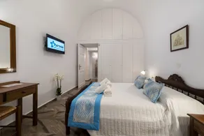 This immaculate, 80 m^2 and fully equipped Villa invites comfort and tranquility - Image 5