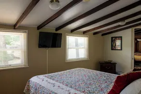 Ahhh, Relax in this Furnished, Clean and Quiet Lake House. Great 5 star reviews. - Image 4