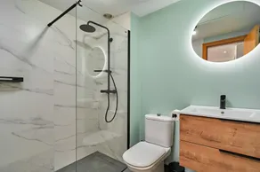 2-bedroom apartment with seaview - Image 3