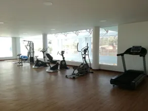 Sunny apartment with pool - Image 2