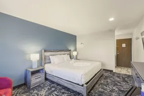 Downtown King room w/ San Juan River & Mtn Views - Image 4