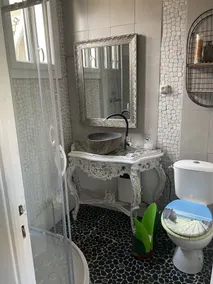 Small warm house. - Image 2
