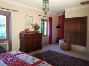 Bonita casa provenzal con su jardín privado dentro de un vasto gusano de seda - Image 5