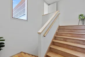 Penthouse apartment in central Point Lookout.  Walk to beach. - Image 2