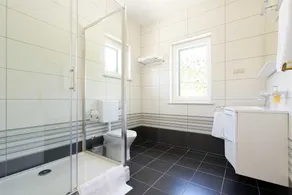 Villa affascinante e tranquilla di 3 camere da letto per 6 persone con piscina riscaldata - Image 2