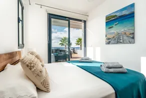 Charmante Villa mit Panoramablick auf den Strand von Son Bou - Image 5