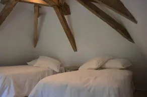 Le Pigeonnier de Château Picon – Hébergement insolite au cœur des vignes - Image 4