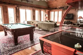 Spacious Luxury lodge near Elk Mountain ski resort on a private lake - Image 2