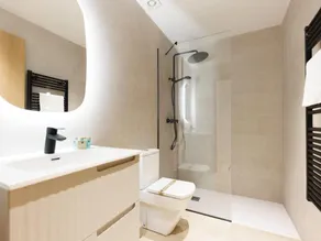 Center - Holiday Apartment Rental in Girona | Bravissimo - Image 5