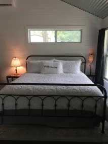 Private cottage situated on 6.5 acres, beautiful sunrises, pond, fishing & more. - Image 4