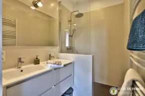 Maison de charme de plus de 200m2 à 15 minutes des plages - Image 3
