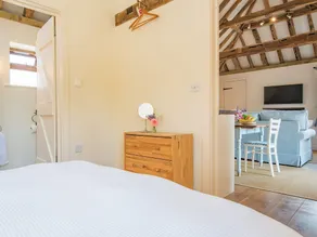 1 Schlafzimmer Unterkunft in Pett - Image 3