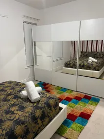 Manchester - 1 Bed- Garden - Parking - Image 5