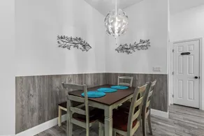 House with Screened Heated Pool year-round with 10 minutes to the Beaches! - Image 5