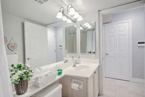 Beautiful Luxury Condo for families or 5 People - Image 5