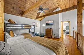 Hidden Star Hideaway-Blackberry Farm-Smoky Mtn Nat Park-Hot Tub- Fire Pit- Fenced Yard- Pet Friendly - Image 5