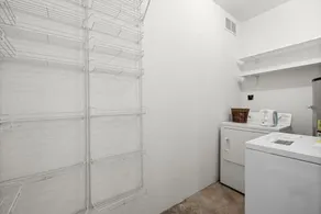 Family Friendly Home with easy access to downtown - Image 2