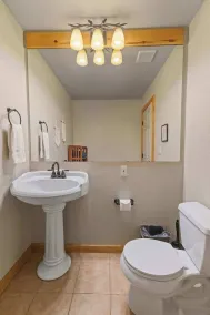Private Mountain Retreat w Hot Tub Games &Views - Image 4