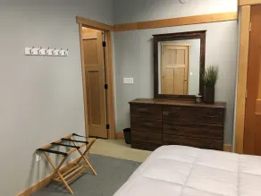Slank, moderne suite med 1 soveværelse i hjertet af Newport. - Image 5