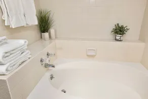 Live the Dream in Solana Beach with Ocean Views & a Short Stroll to the Beach - Image 4