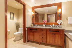 Aloha! Come enjoy paradise in our tranquil & relaxing beach villa. - Image 3