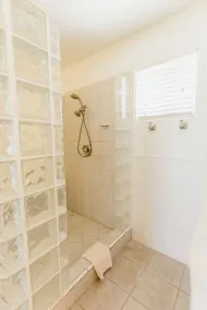 Huge Private Guest suite w/ jet tub in great neighborhood near attractions  - Image 3