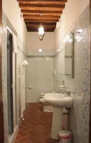 Charming 5-Bed Villa in Pitigliano Tuscany - Image 2