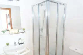 Loft with Andalusian Patio, 5 min from the beach and in the historic centre. - Image 2