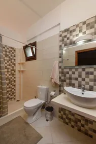 New large villa with private pool - Image 4