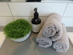 Bobby's è una nuova grande casa di famiglia con facciata d'acqua. - Image 2