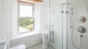 Luxus-Ferienhaus mit fantastischem Meerblick - Image 3
