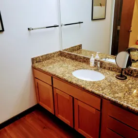 Spa, Wi-Fi, baby-foot, nr Heavenly / Casinos, HULU, Netflix, Garage attenant - Image 3