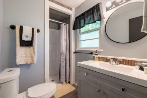 Honey Hive in Rockaway Beach - Image 4