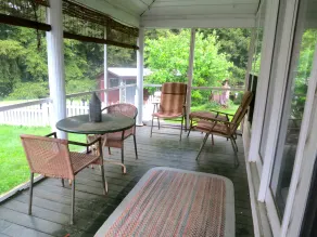 The Homestead, Nine Pines Farm - Fisker Pond og Stier - Image 4